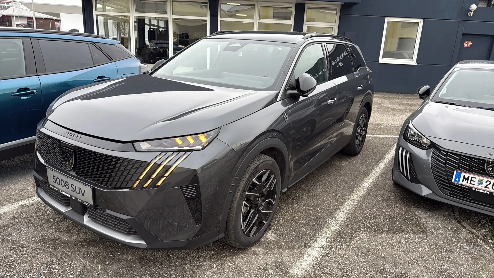 Peugeot 5008 GT mHEV 136 e-DCS6 GT Aut. 7 Sitze Grau - 1