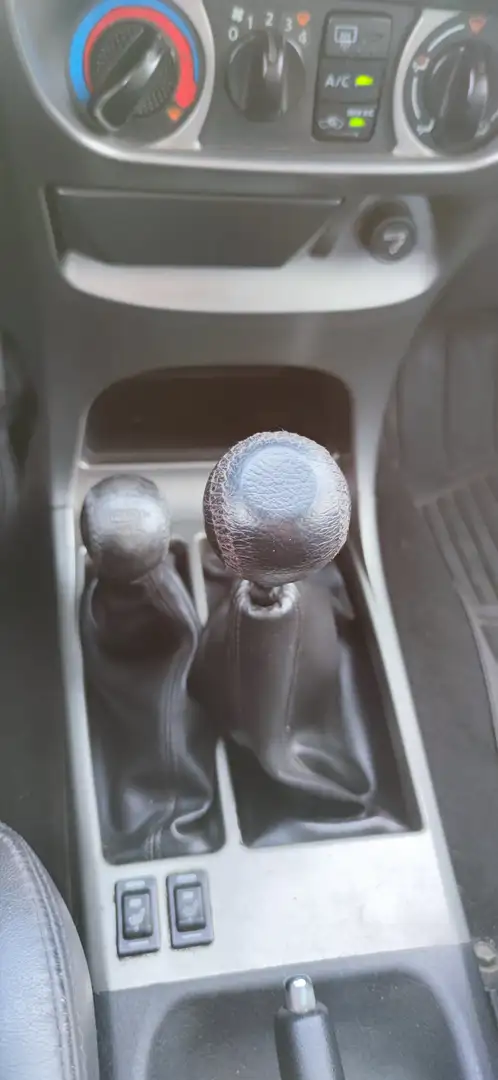 Nissan Terrano Terrano 2.7 TD Elegance Srebrny - 2