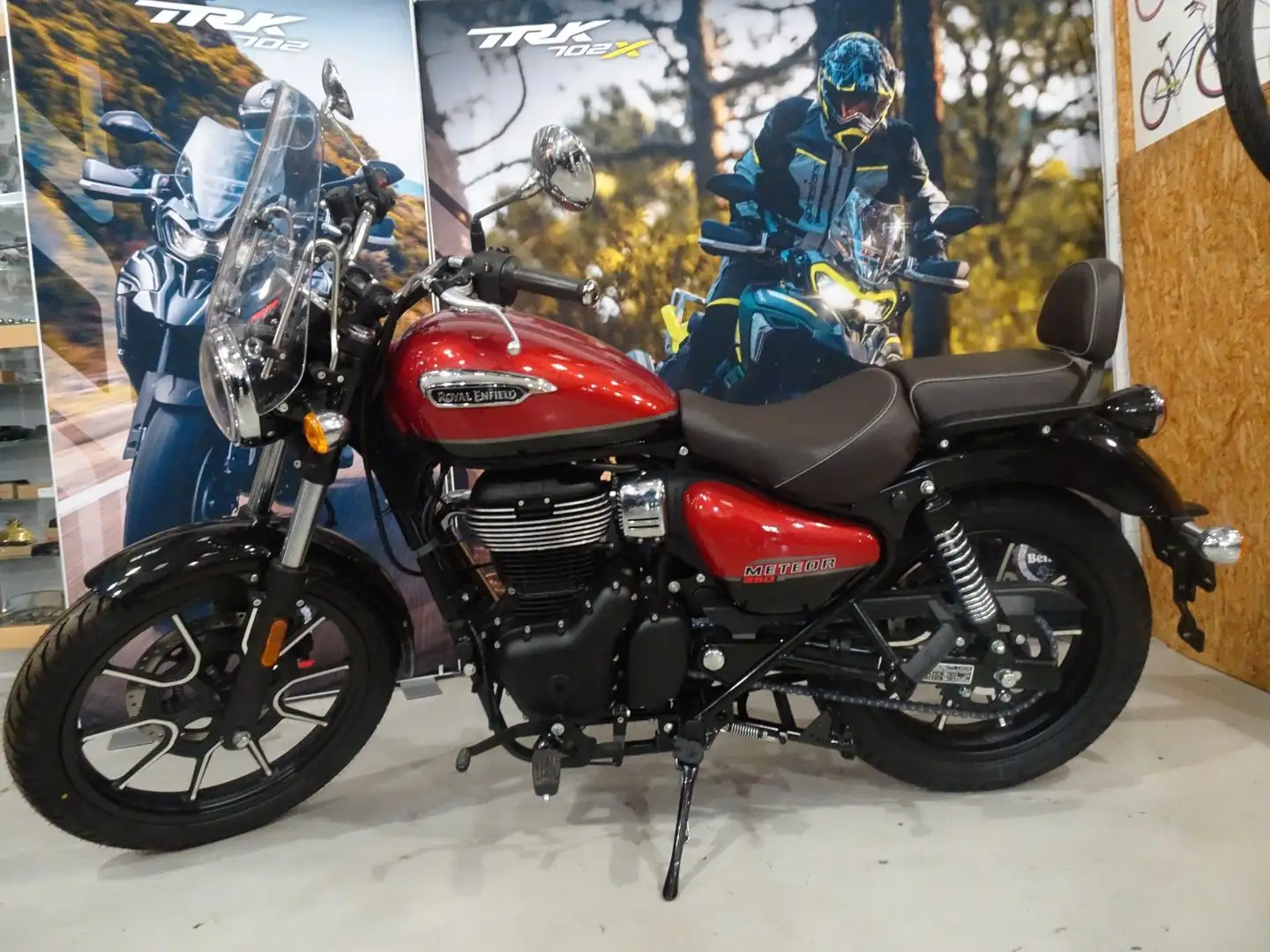 Royal Enfield Meteor 350 Supernova AKTION - 1