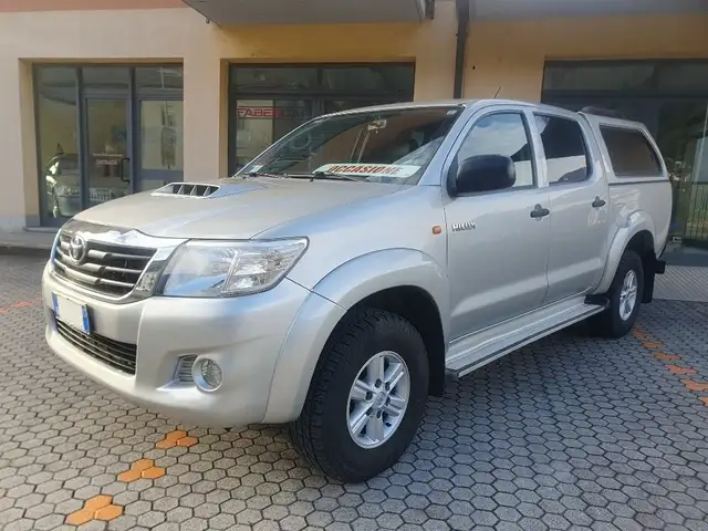 Toyota Hilux 2.5 DiD 144cv 4x4 DC Lounge - NO IVA -