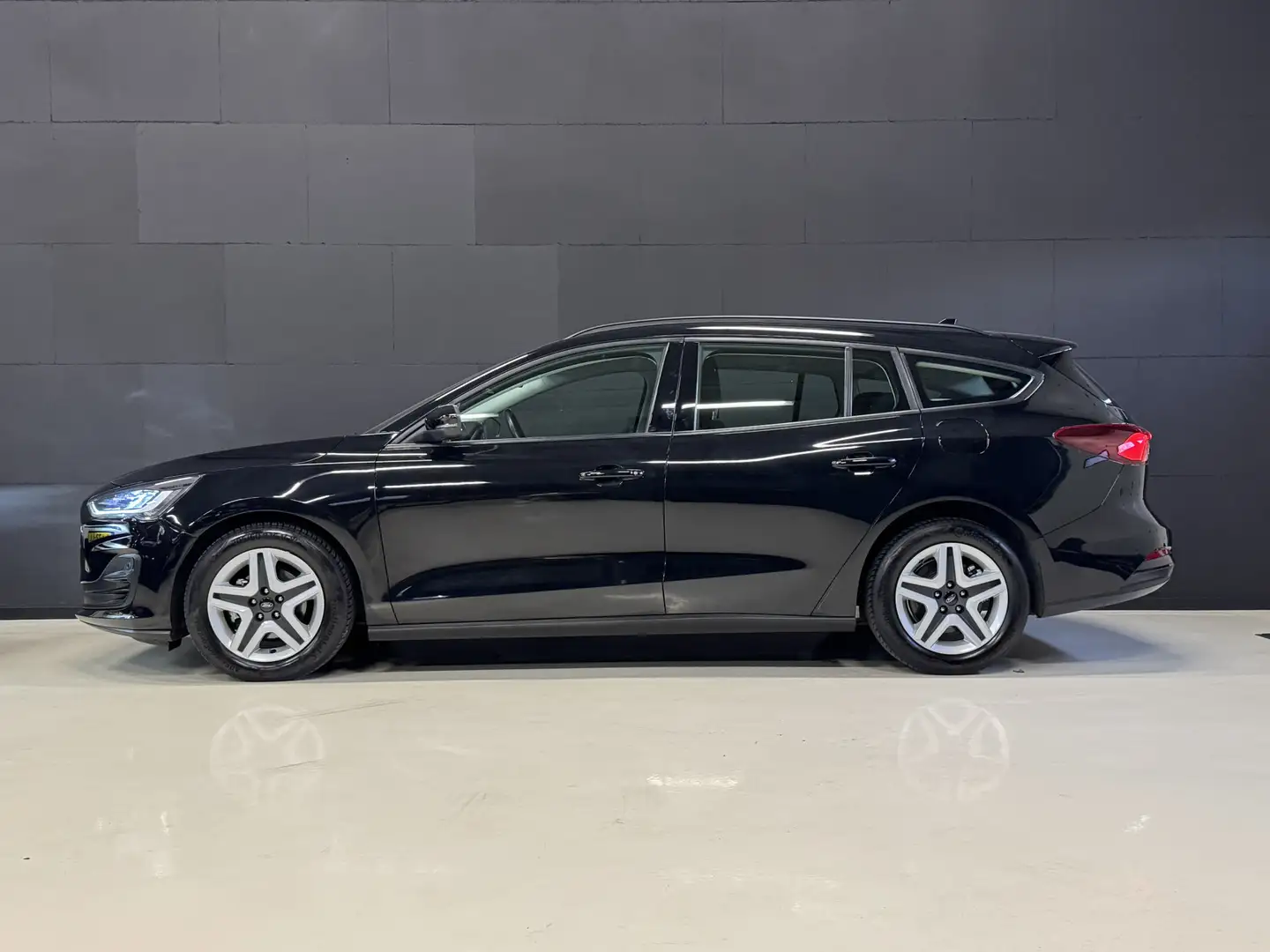 Ford Focus Wagon 1.0 EcoBoost Hybrid Connected 125PK | Nieuw Noir - 2