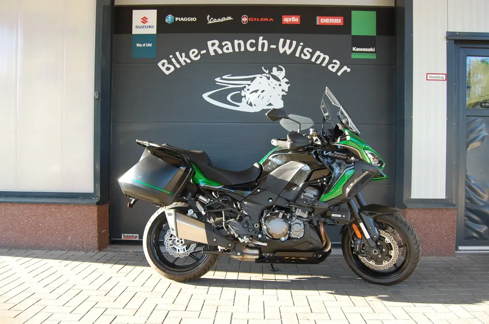 Kawasaki Versys 1000 Modell S Tourer mit Navi Grün - 1