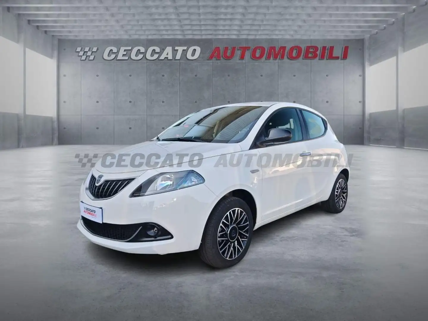 Lancia Ypsilon Ypsilon 1.0 firefly hybrid Platino s&s 70cv Bianco - 1