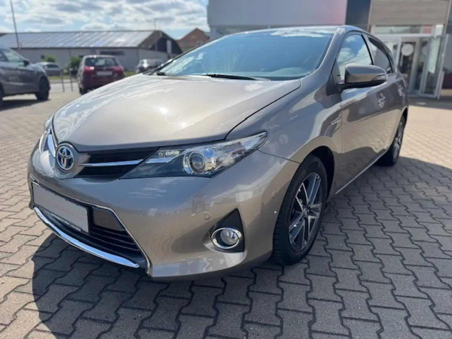 Toyota Auris 1.8 VVT-i Hybrid Automatik Life Plus - 1