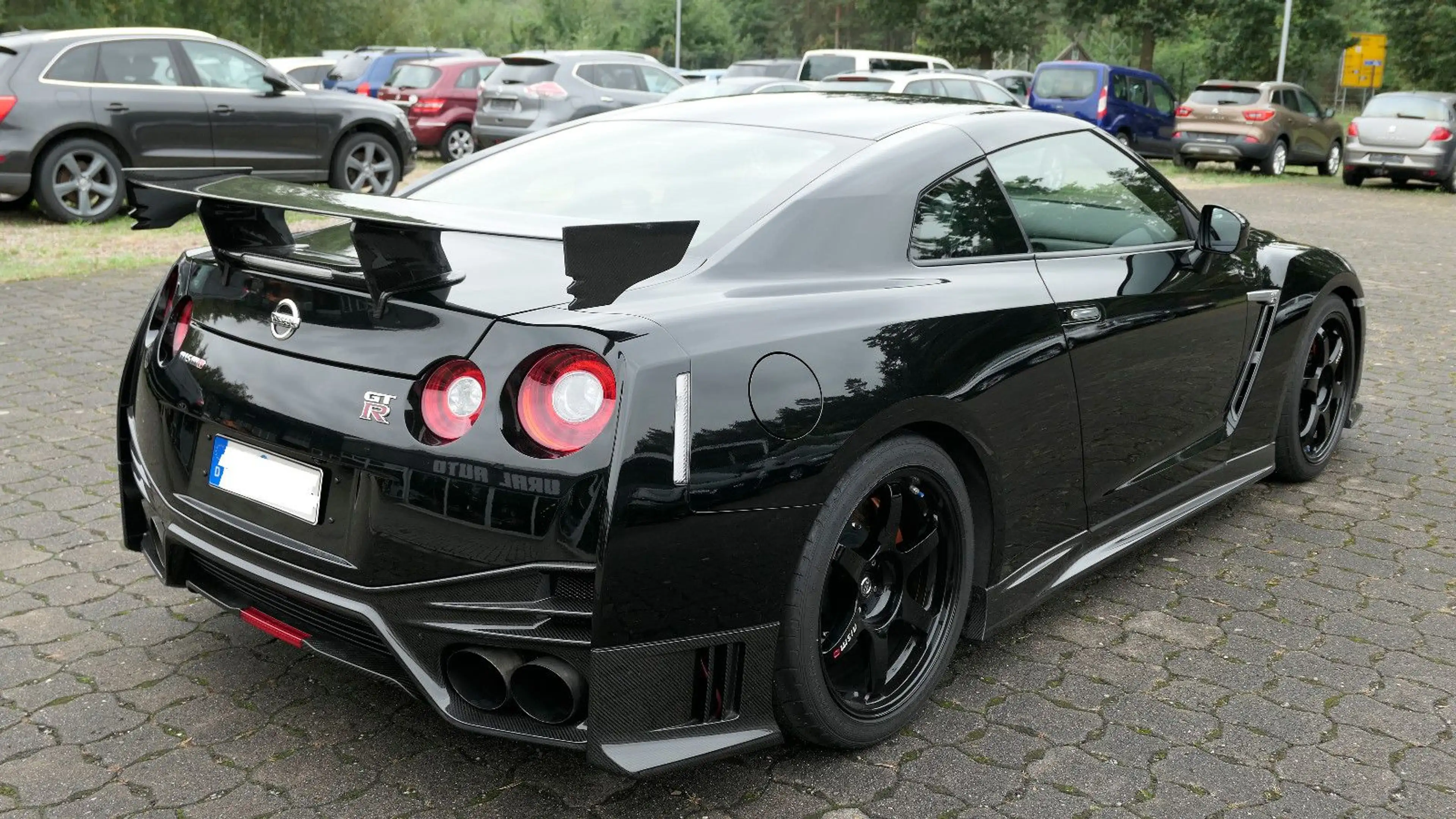 Nissan GT-R Nismo — photo 5