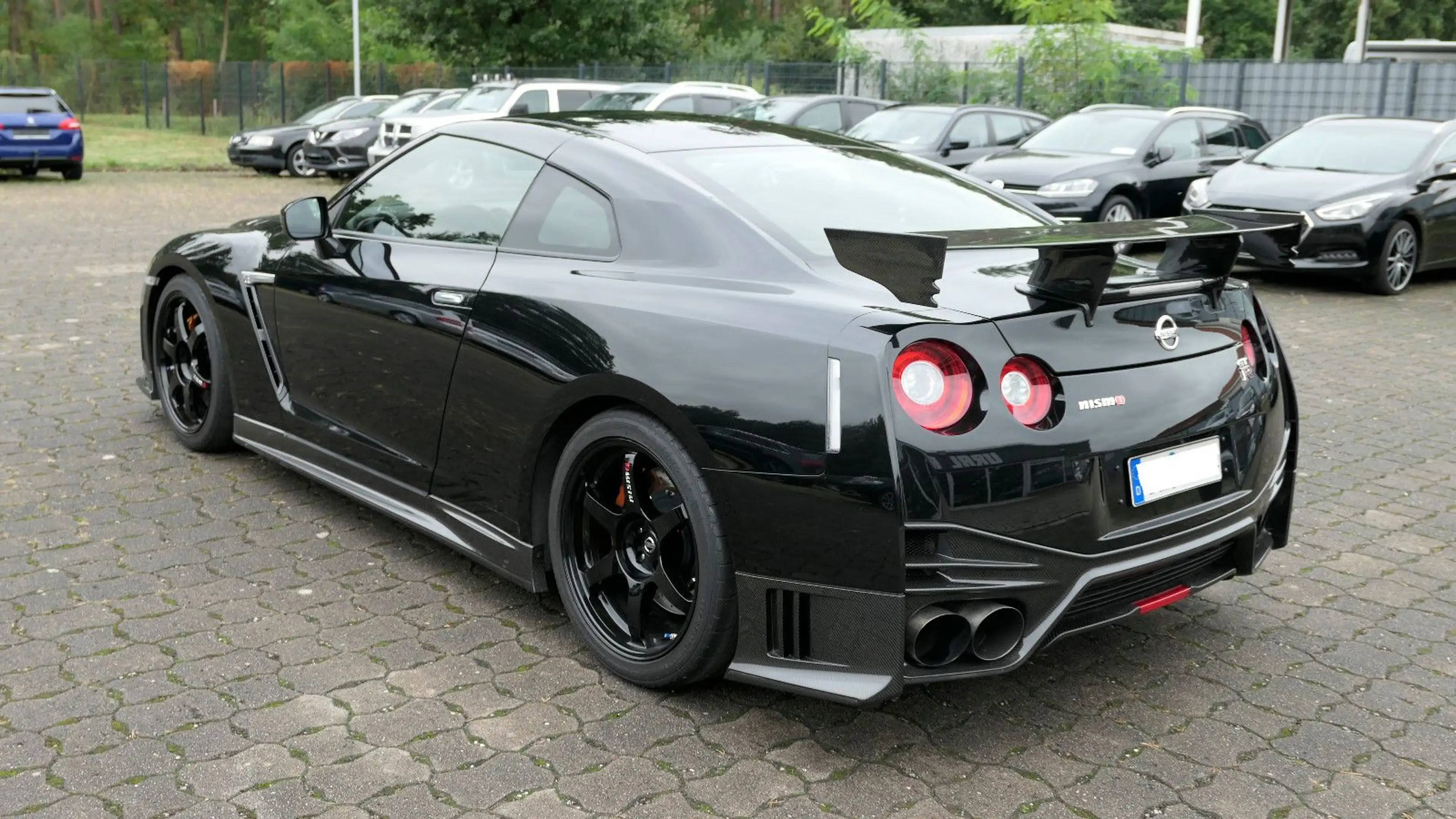 Nissan GT-R Nismo — photo 3