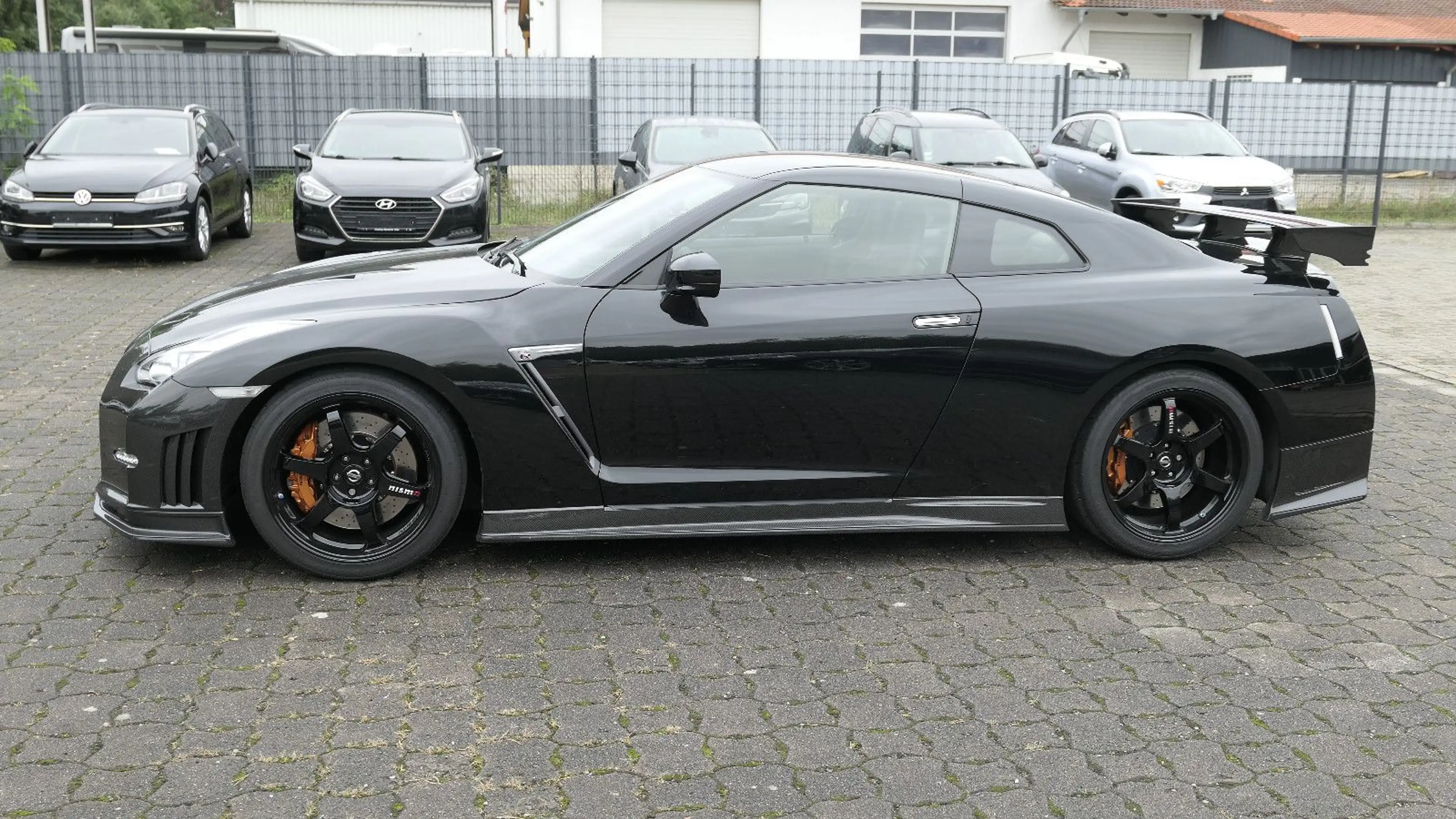 Nissan GT-R Nismo — photo 2