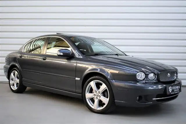 Jaguar X-Type 2.2 D Executive+Xenon+Schiebedach+PDC+SHZ