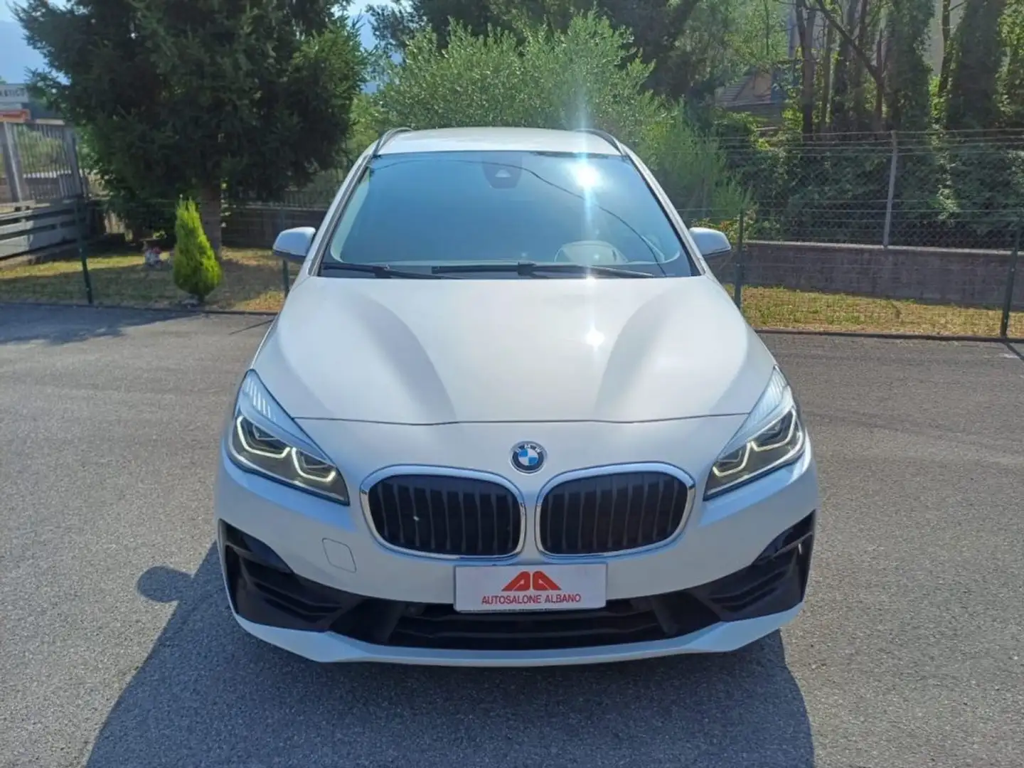 BMW 220 d Active Tourer Business aut. 7 POSTI Grand Tourer Bianco - 2