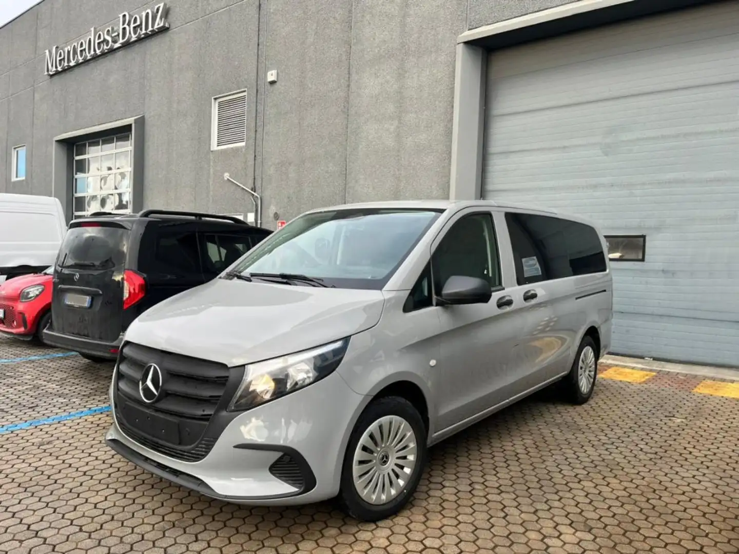 Mercedes-Benz Vito 114 Mixto PRO Long Gris - 1