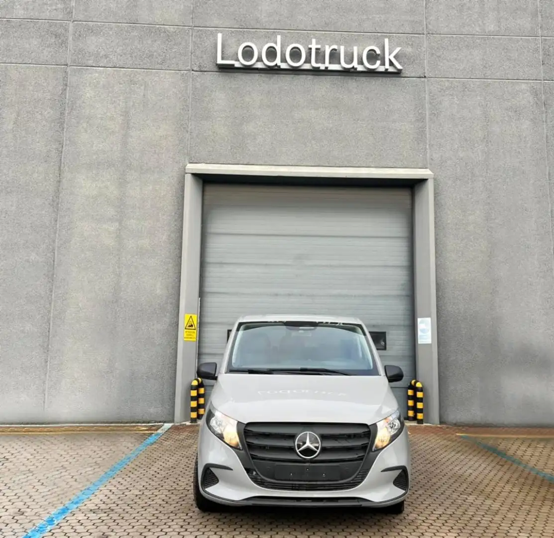 Mercedes-Benz Vito 114 Mixto PRO Long Gris - 2