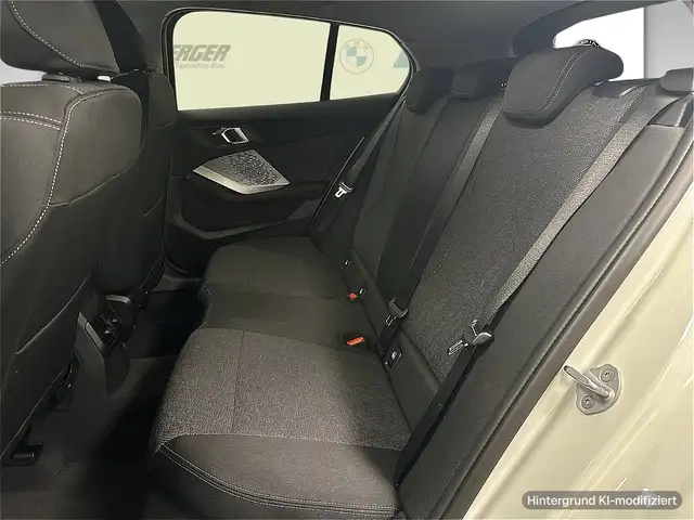 BMW 1 Series view 11