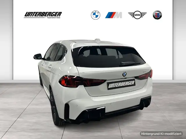 BMW 1 Series view 12