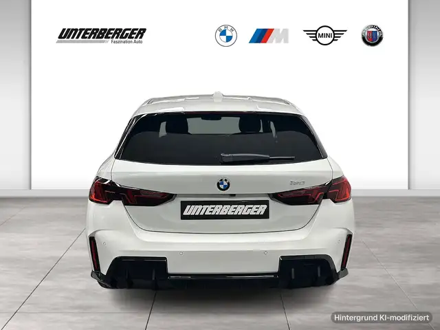 BMW 1 Series view 5