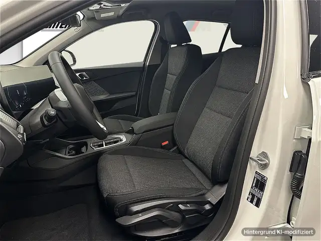 BMW 1 Series view 10