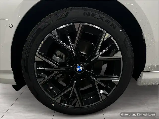 BMW 1 Series view 6