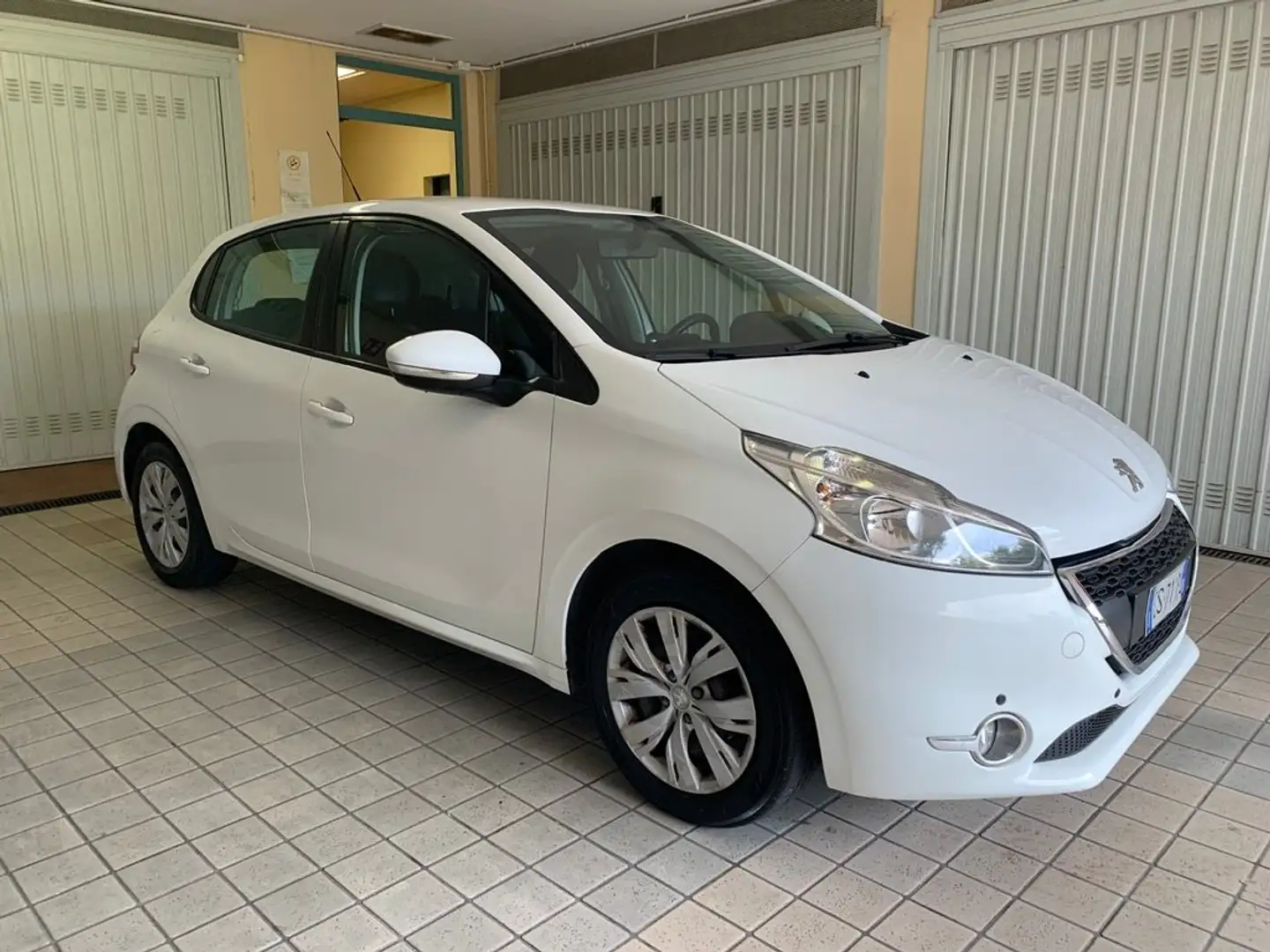 Peugeot 208 208 PURE TECH 82CV 5P 1.2 BENZ Bianco - 2