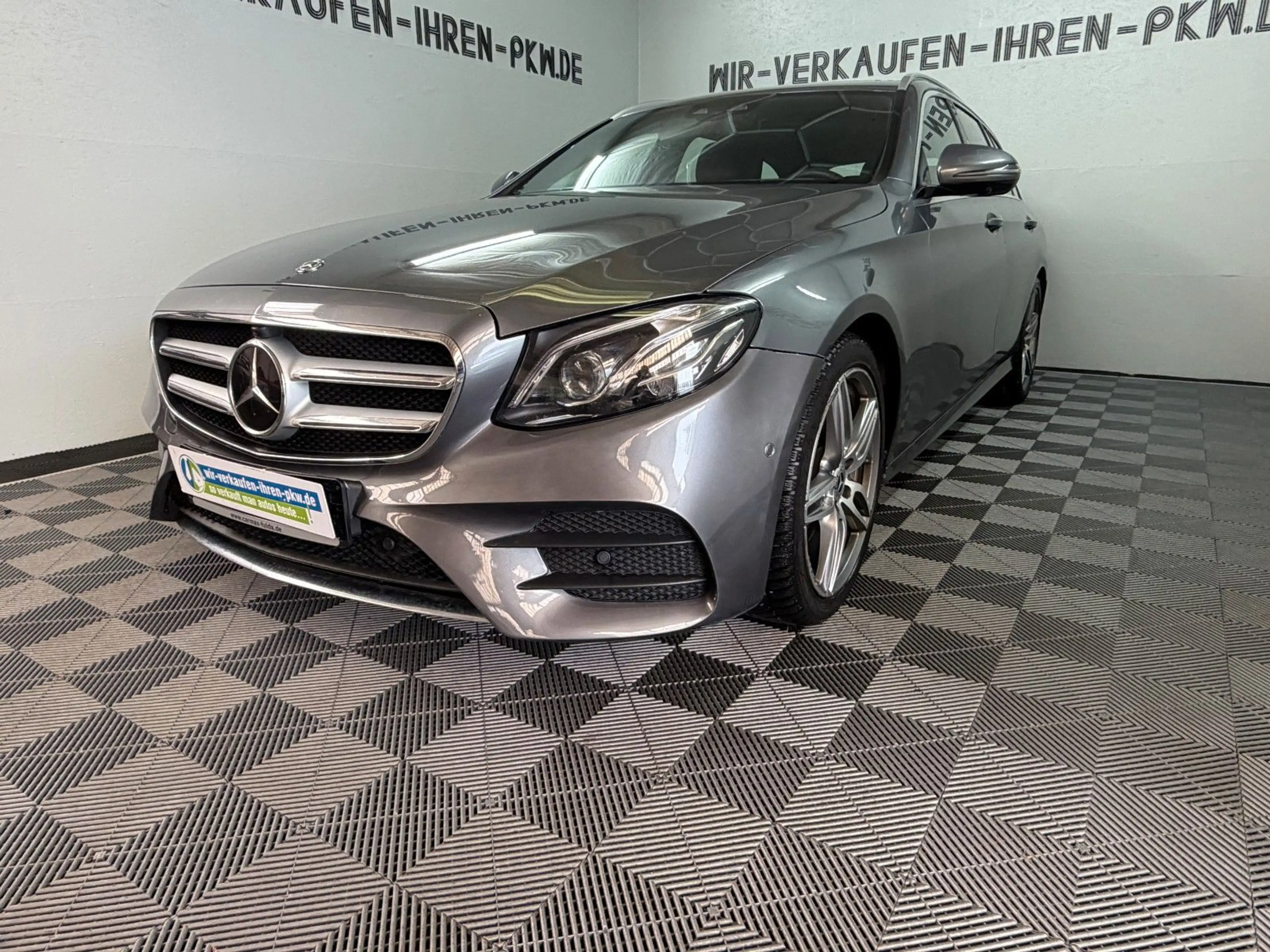 Mercedes-Benz E 350 d E T-Modell AMG Line 360°Wide°TÜV 08-27 — photo 2