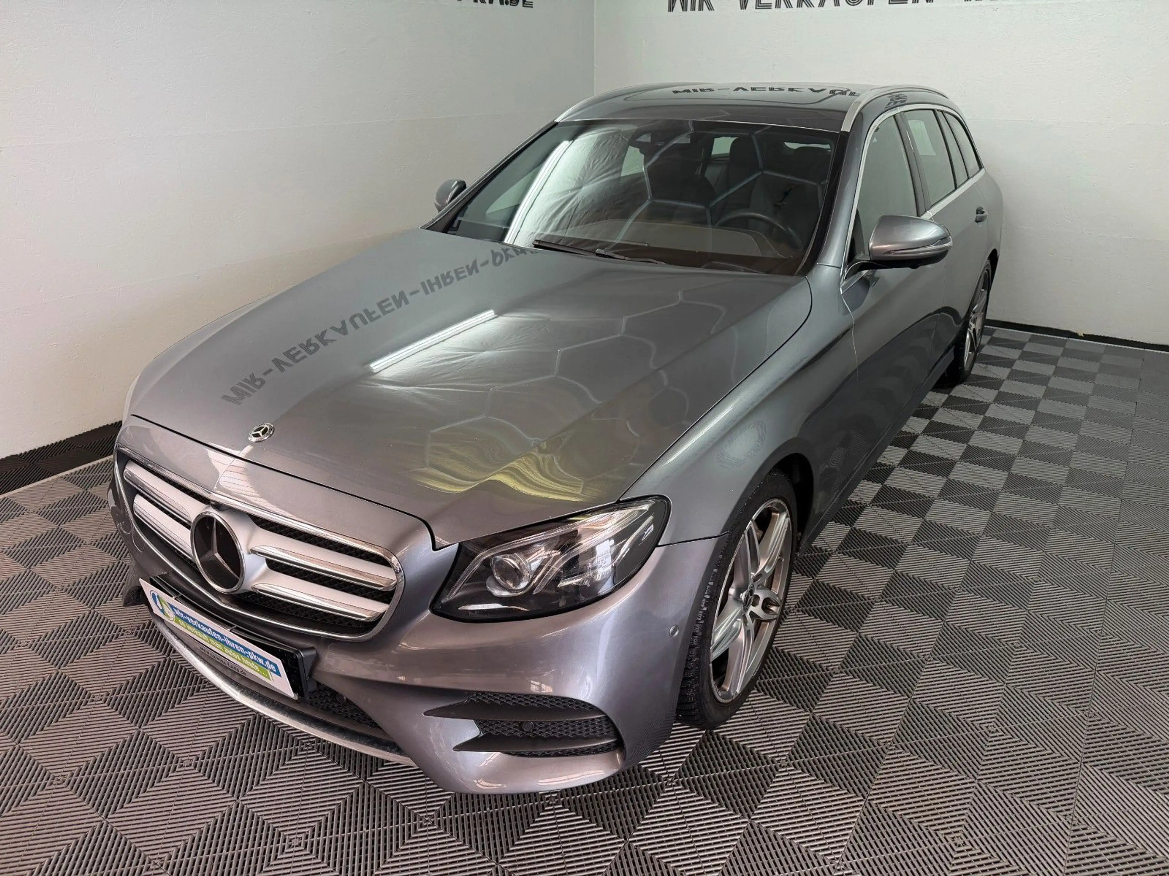 Mercedes-Benz E 350 d E T-Modell AMG Line 360°Wide°TÜV 08-27 — photo 7