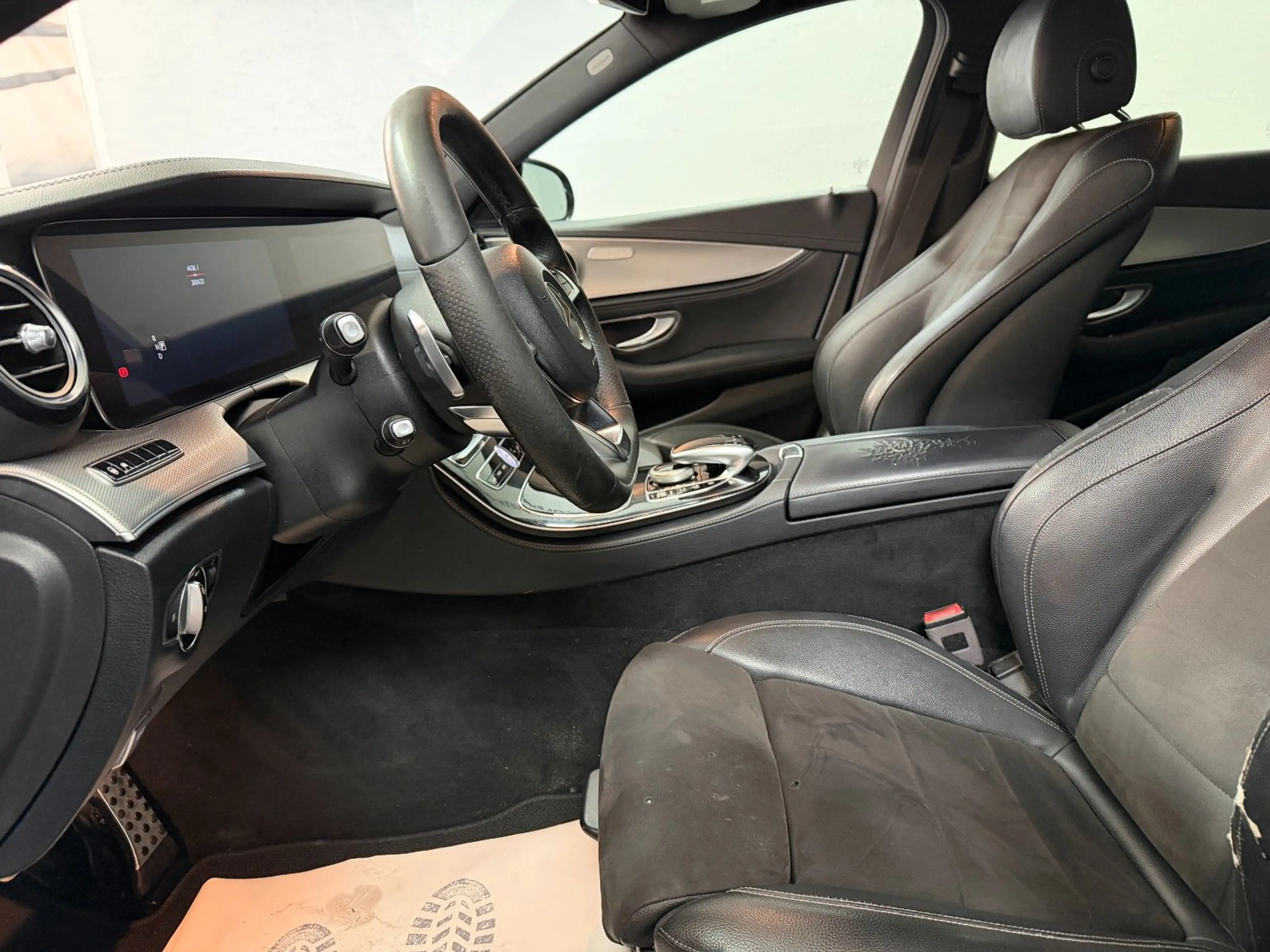 Mercedes-Benz E 350 d E T-Modell AMG Line 360°Wide°TÜV 08-27 — photo 13