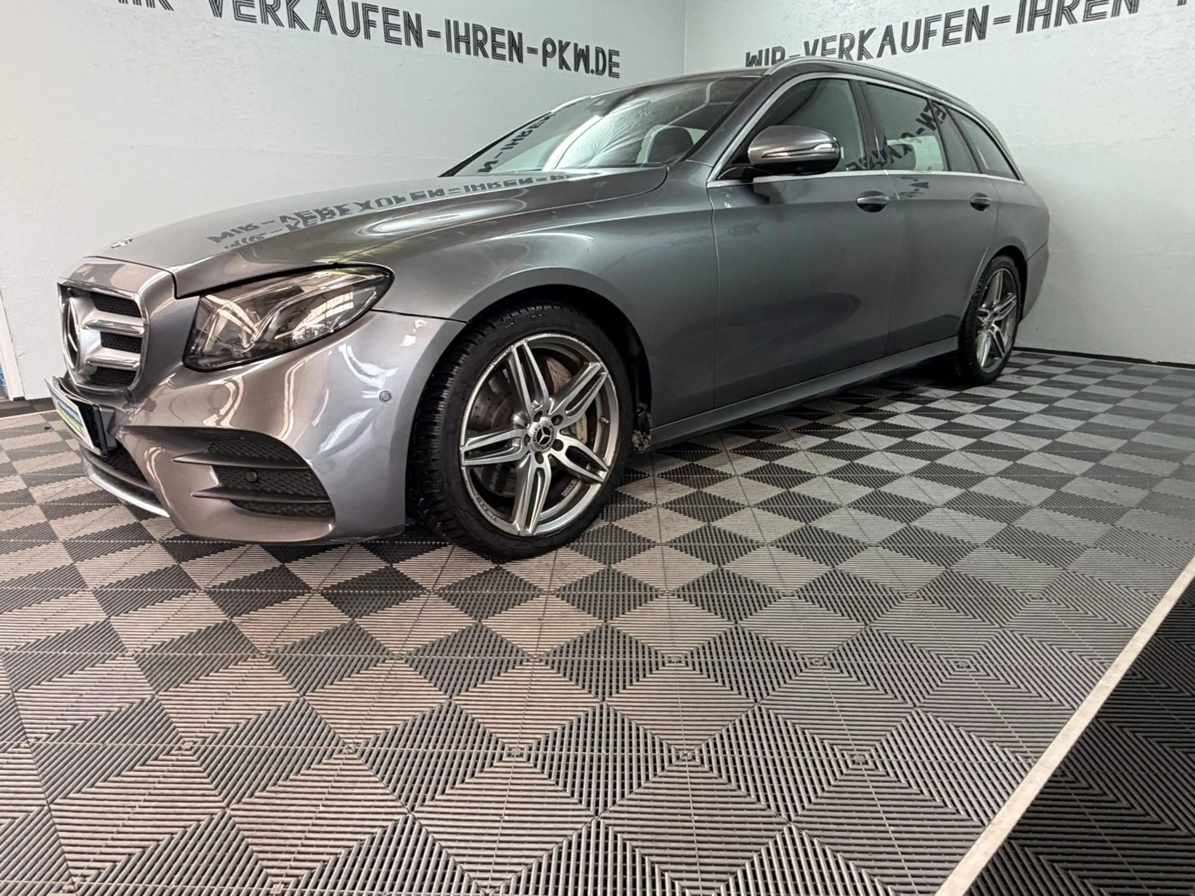 Mercedes-Benz E 350 d E T-Modell AMG Line 360°Wide°TÜV 08-27 — photo 3