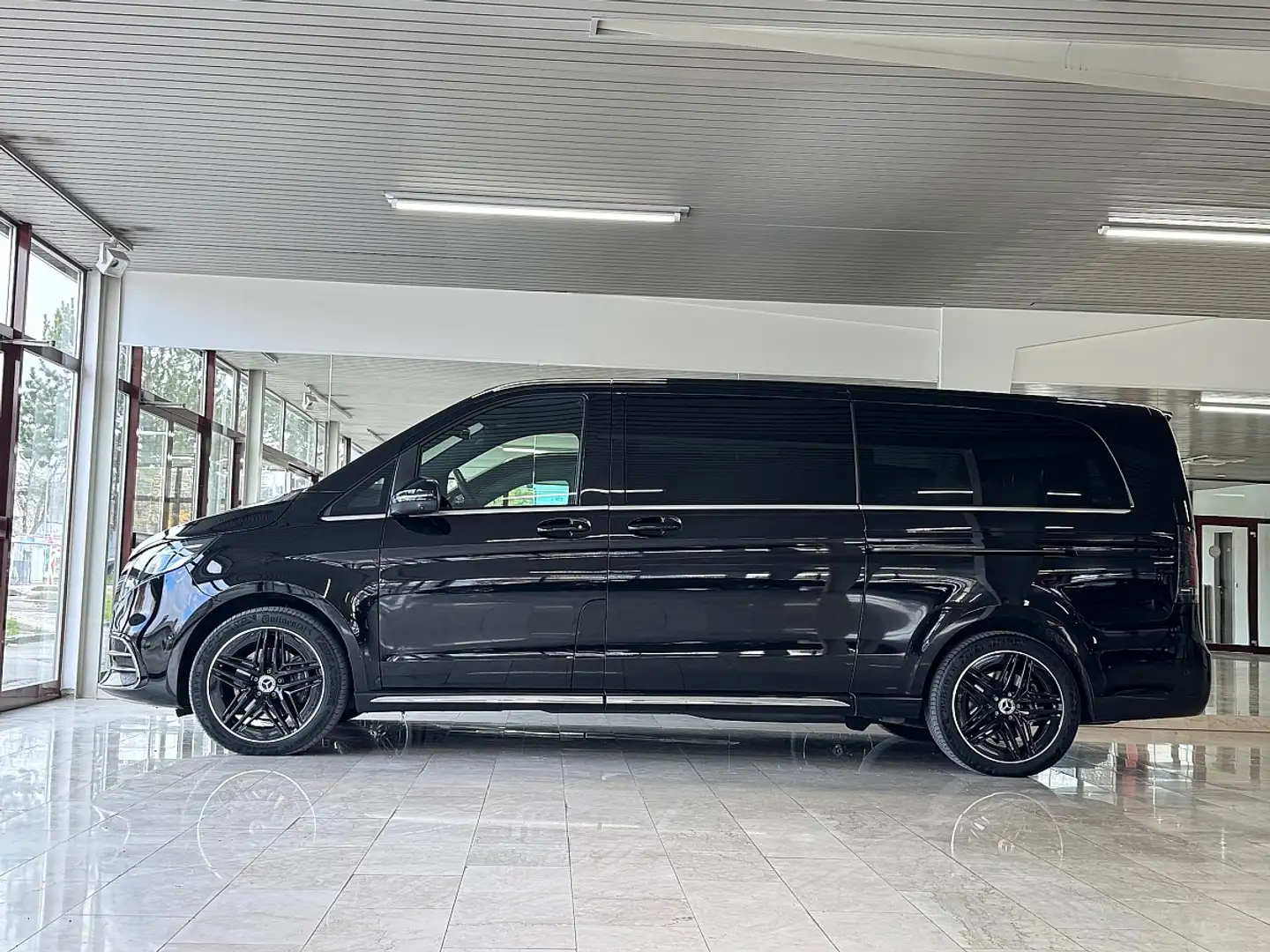 Mercedes-Benz V 300 d XL Extralang 4Matic Avantgarde Aut. AMG Luxus... Schwarz - 2
