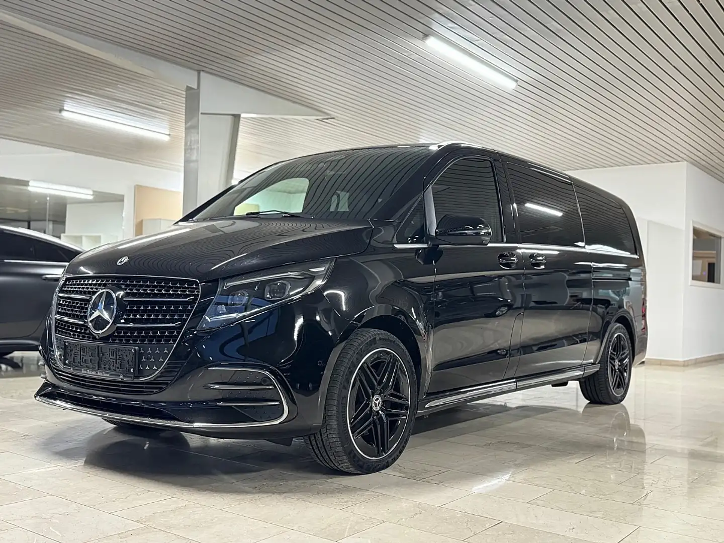Mercedes-Benz V 300 d XL Extralang 4Matic Avantgarde Aut. AMG Luxus... Schwarz - 1
