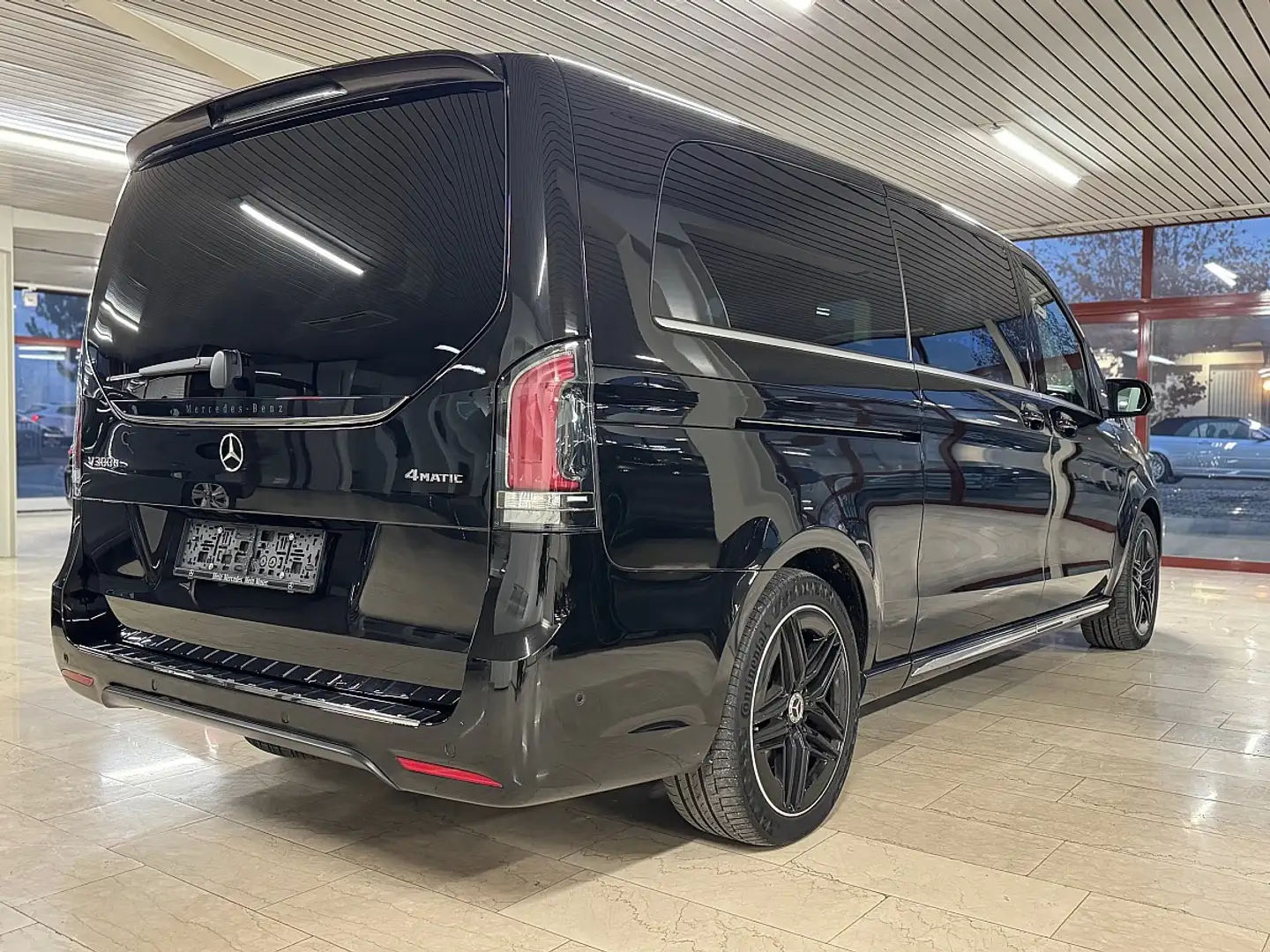 Mercedes-Benz V 300 d XL Extralang 4Matic Avantgarde Aut. AMG Luxus... Schwarz - 2