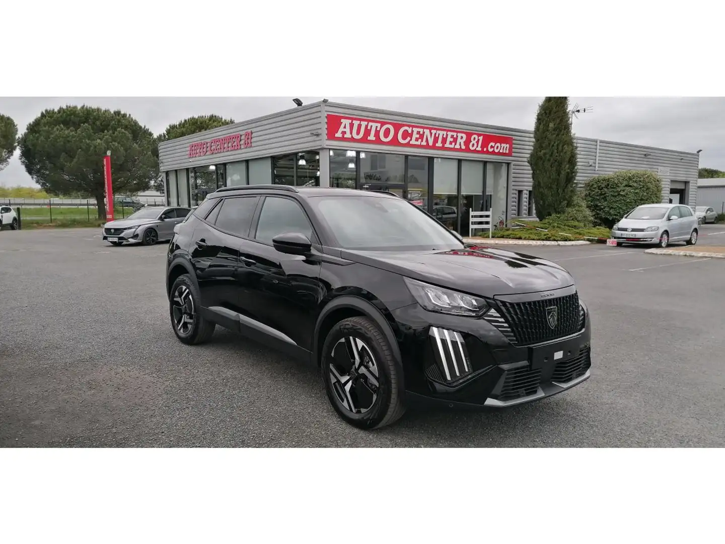 Peugeot 2008 1.2i Hybrid 145 e-DCS6  Allure Noir - 1