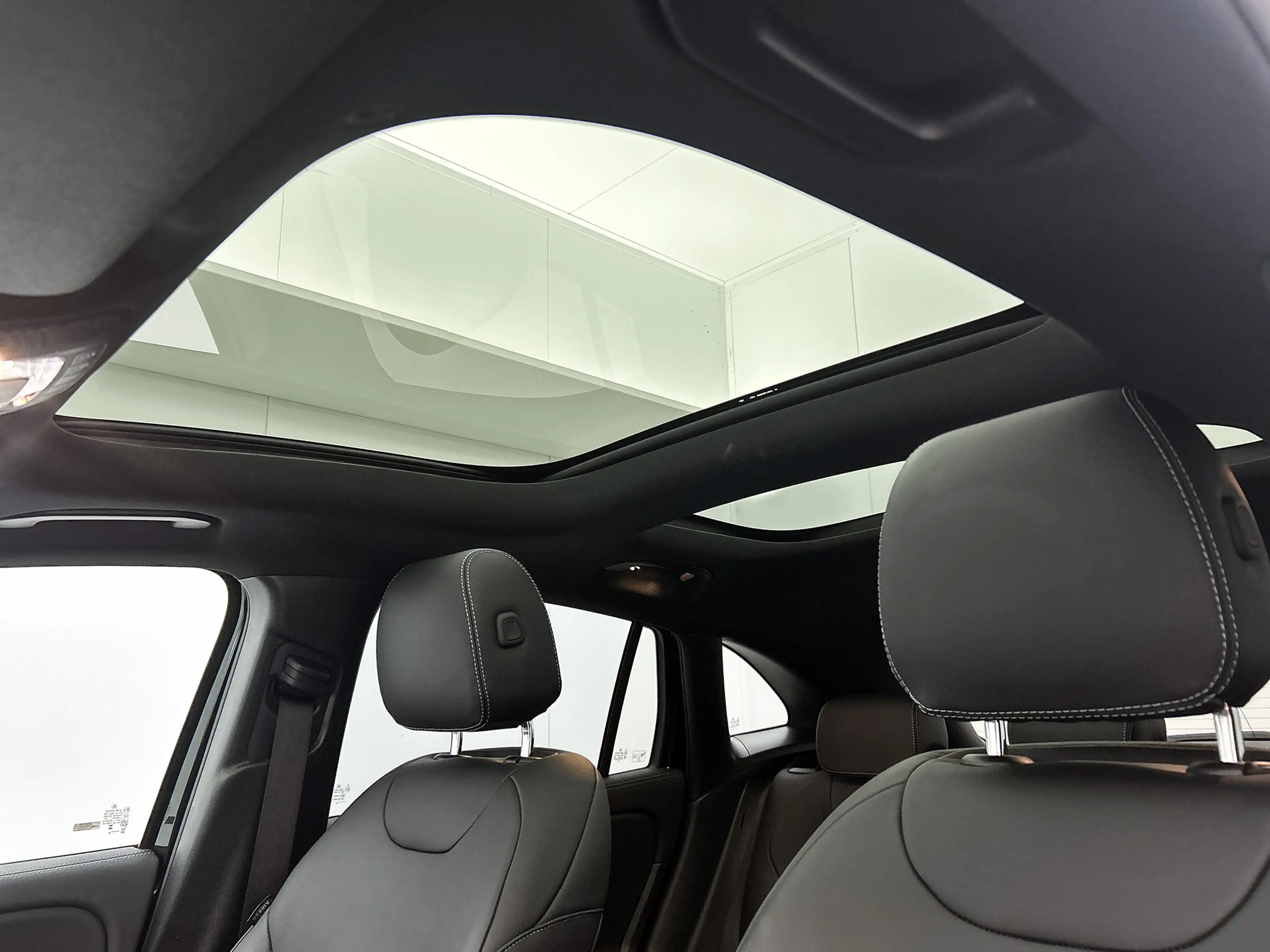 Mercedes-Benz GLA 250 e Star Edition AMG Line aug-26 | Panoramadak | 20 — photo 4