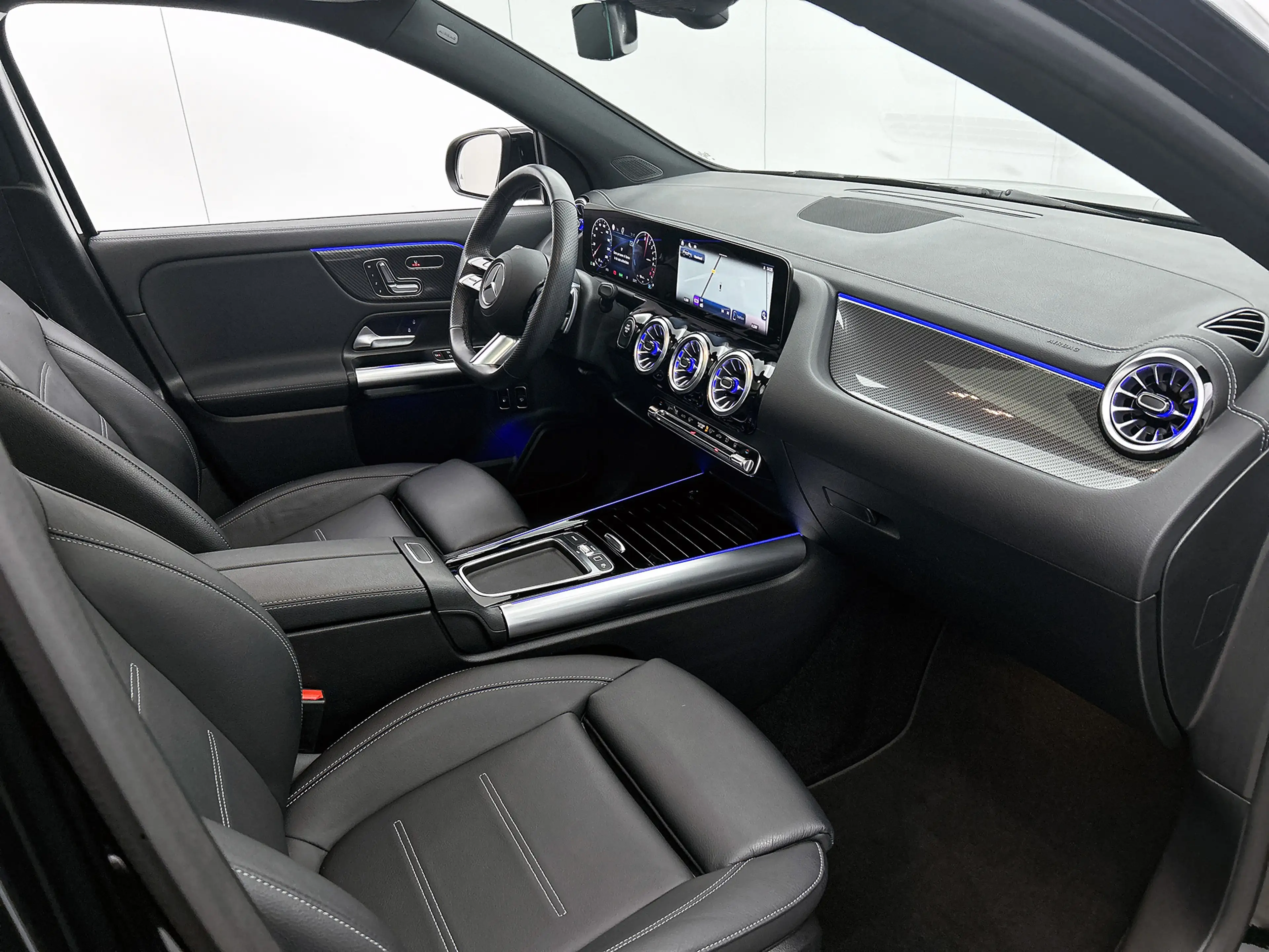 Mercedes-Benz GLA 250 e Star Edition AMG Line aug-26 | Panoramadak | 20 — photo 7