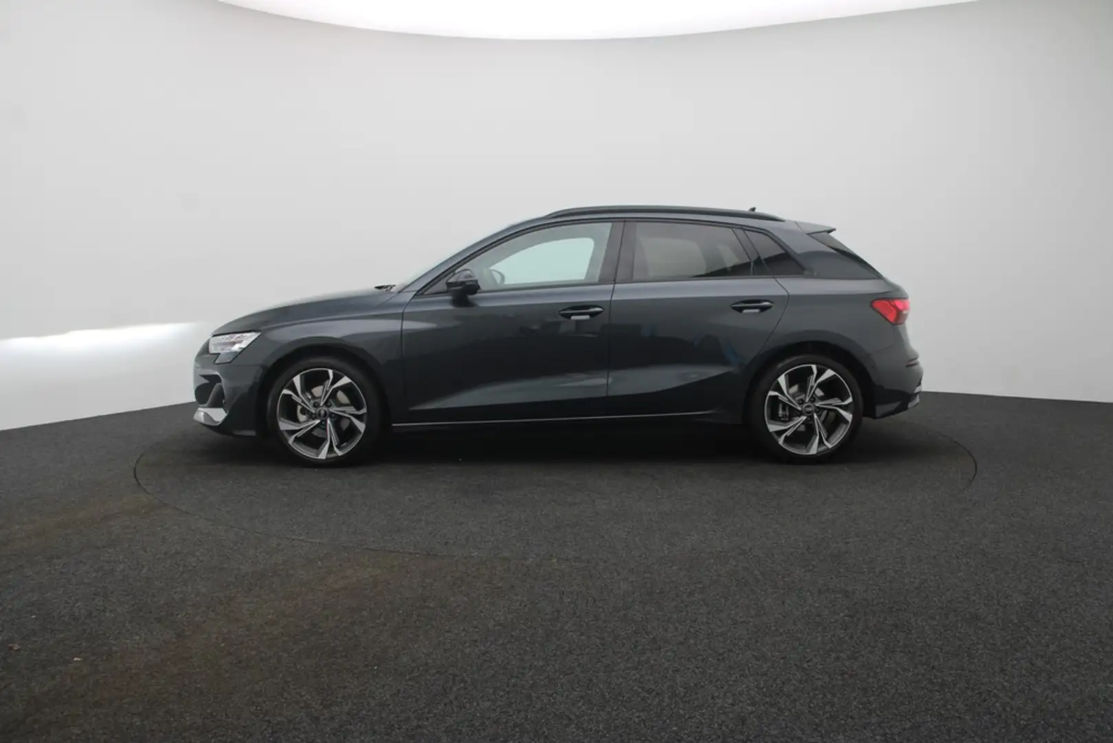 Audi A3 Sportback 35 TFSI . LED Navi HuD ACC AHK Gris - 2