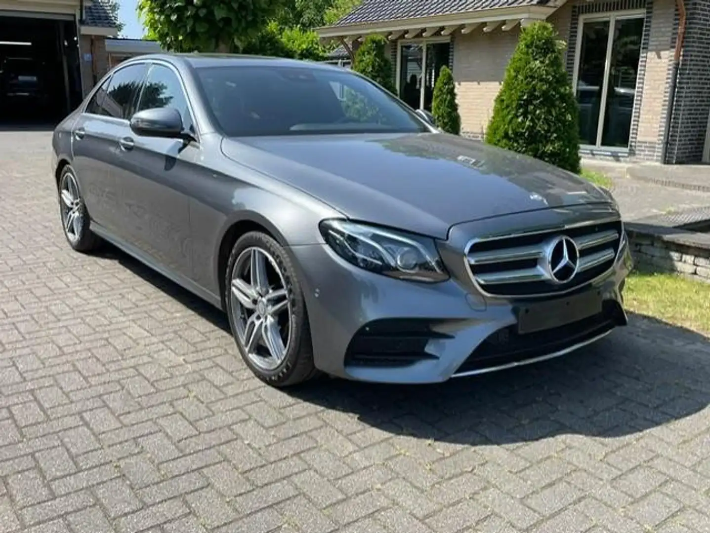 Mercedes-Benz E 220 d AMG LINE NAVI CAMERA LED SCHUIFDAK Gris - 1