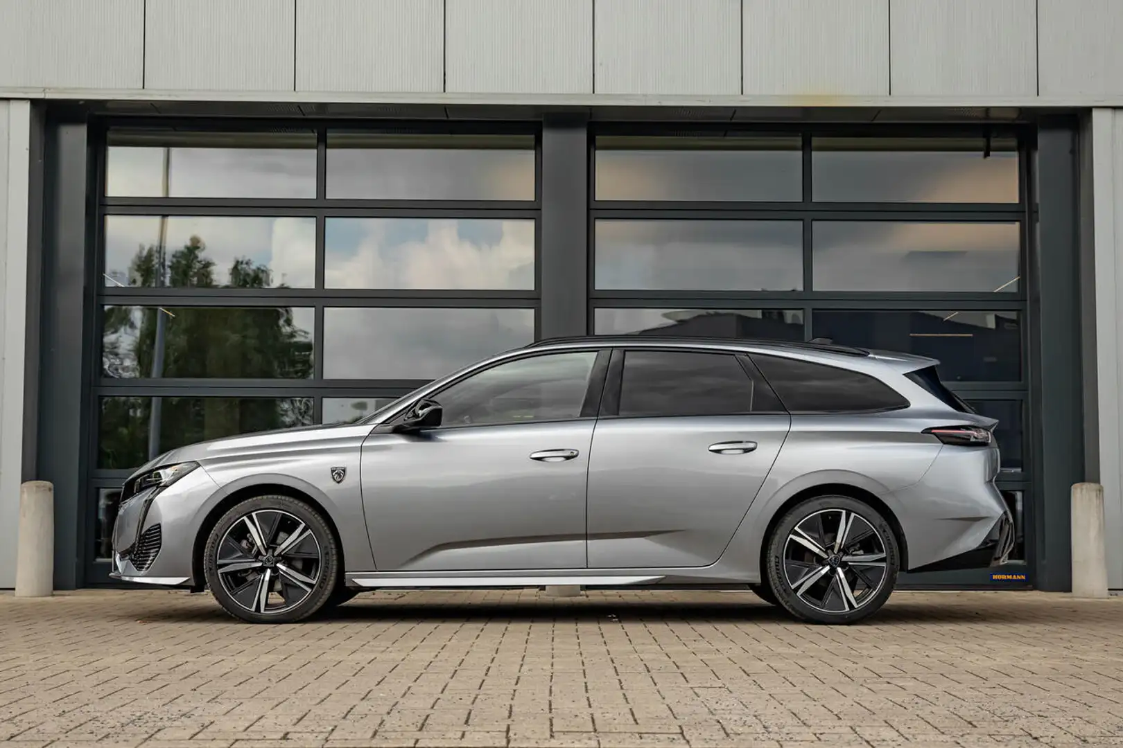 Peugeot 308 GT | 130pk Automaat | Camera | Keyless | Navi. ... Szary - 2