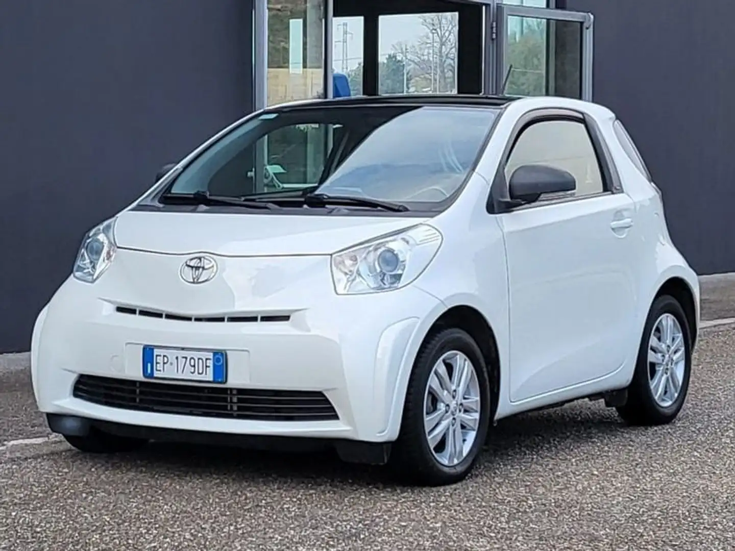 Toyota iQ 1.0 Lounge Blanco - 1