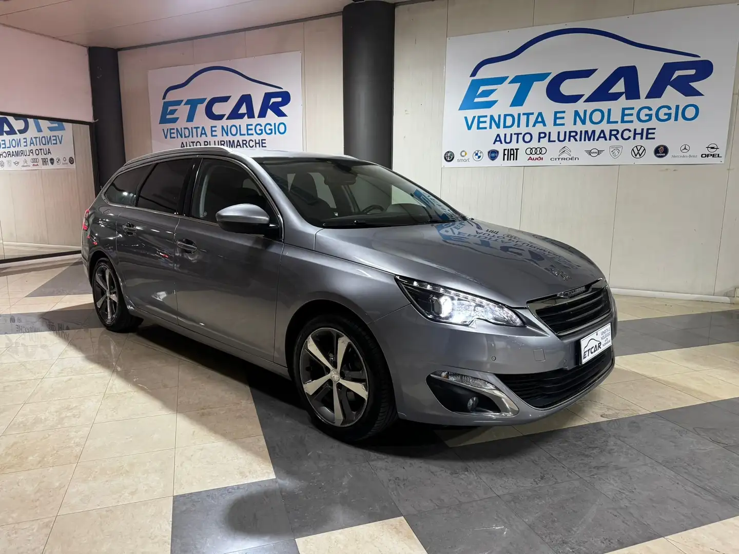 Peugeot 308 308 II 2013 SW SW 1.6 bluehdi GT Line s Grijs - 1