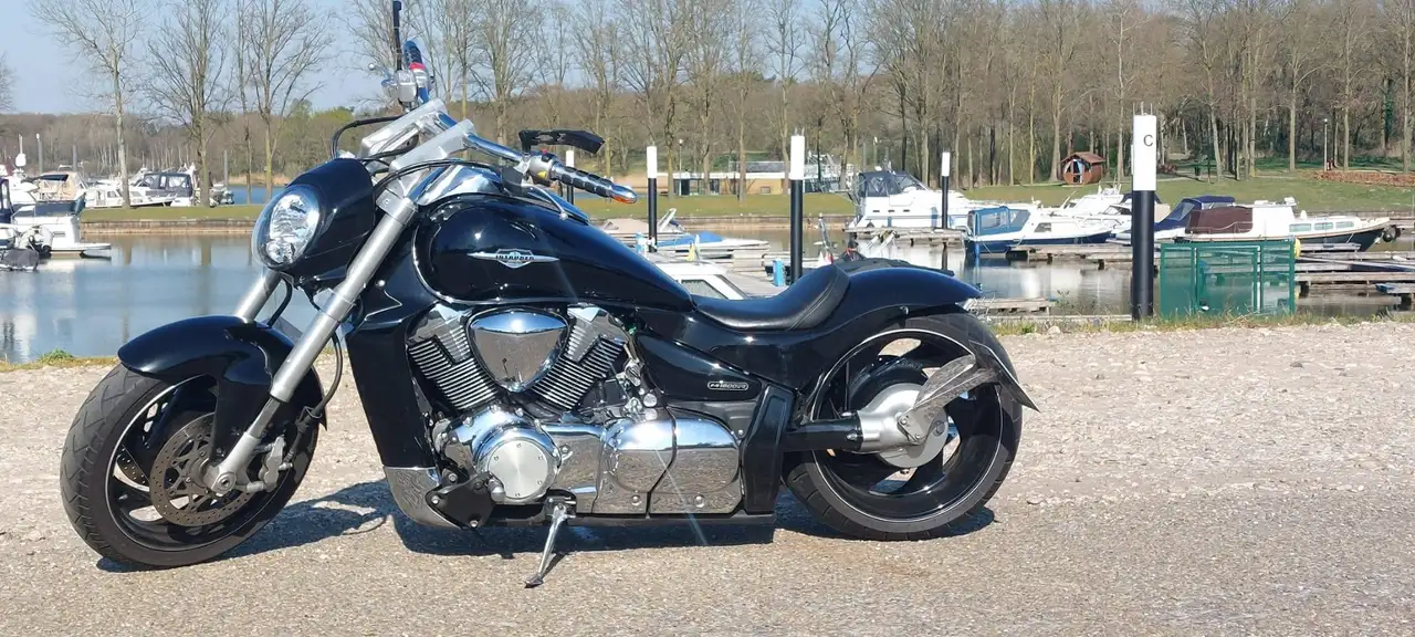 Suzuki Intruder M