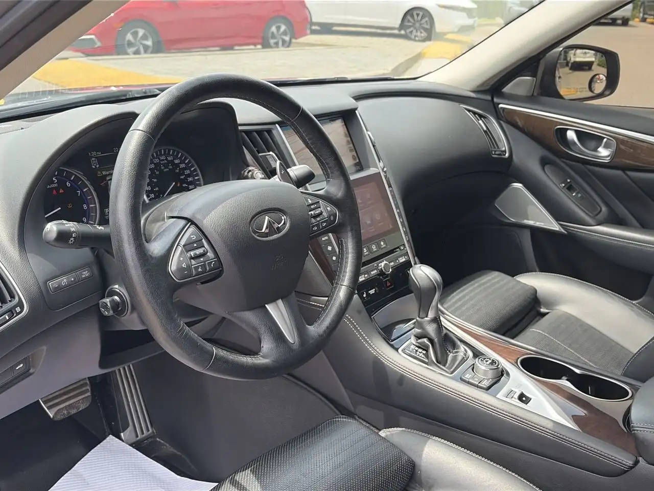 Infiniti Q50 fotografie Infiniti Q50