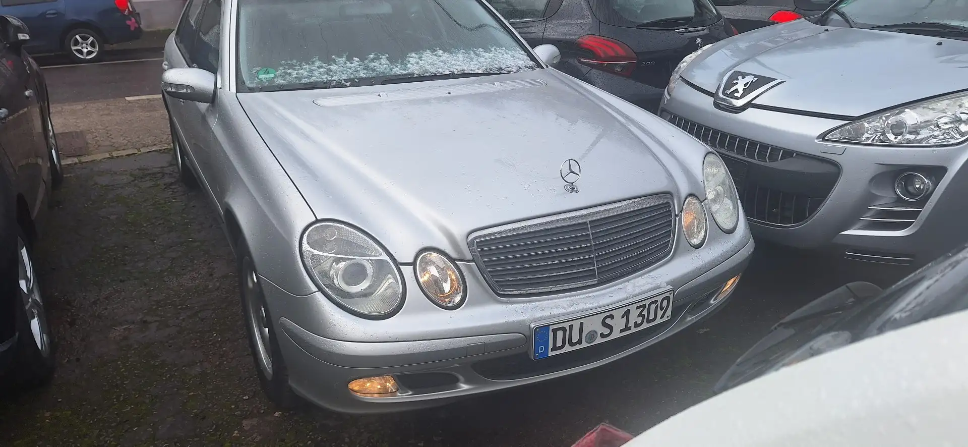 Mercedes-Benz E 200 E-Klasse CDI Bestzustand viele Extras Silber - 1