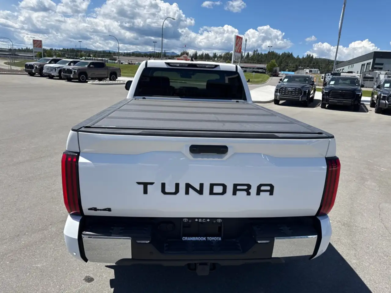 Toyota Tundra photo Toyota Tundra