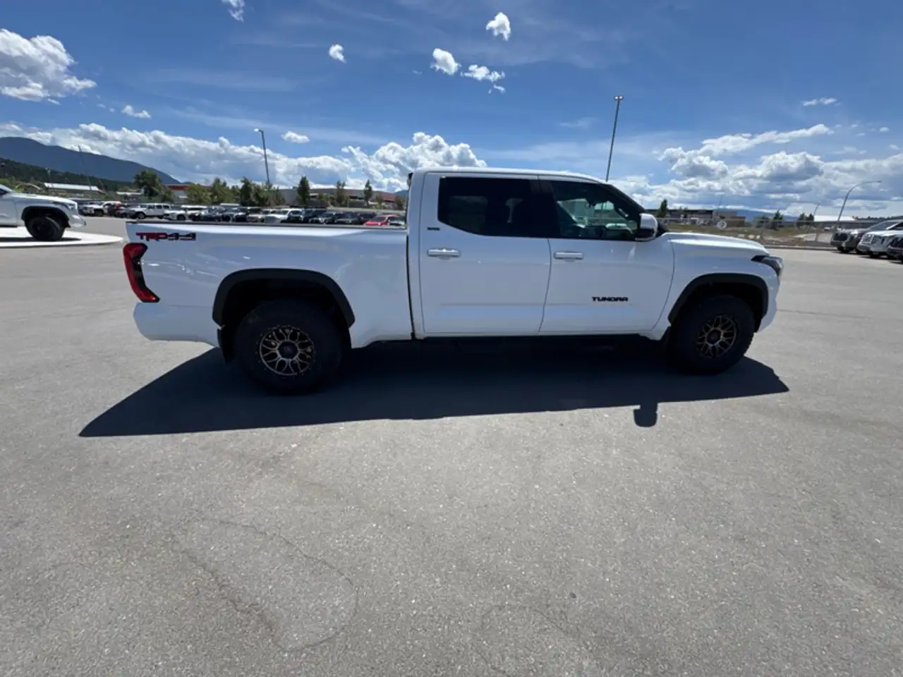 Toyota Tundra photo Toyota Tundra