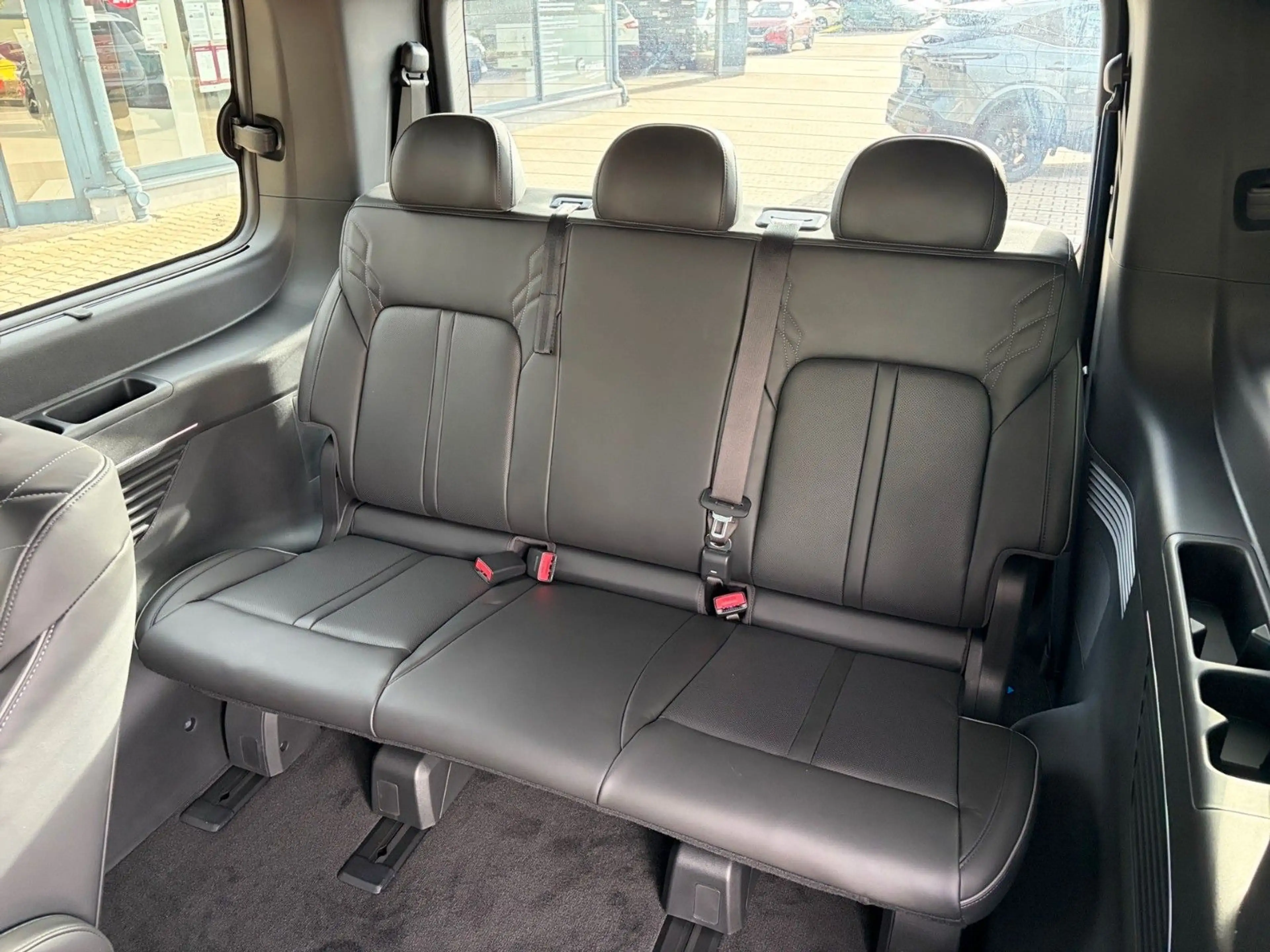 Hyundai STARIA Elektro 84kWh/800V Calligraphy 360°Kamera — photo 8