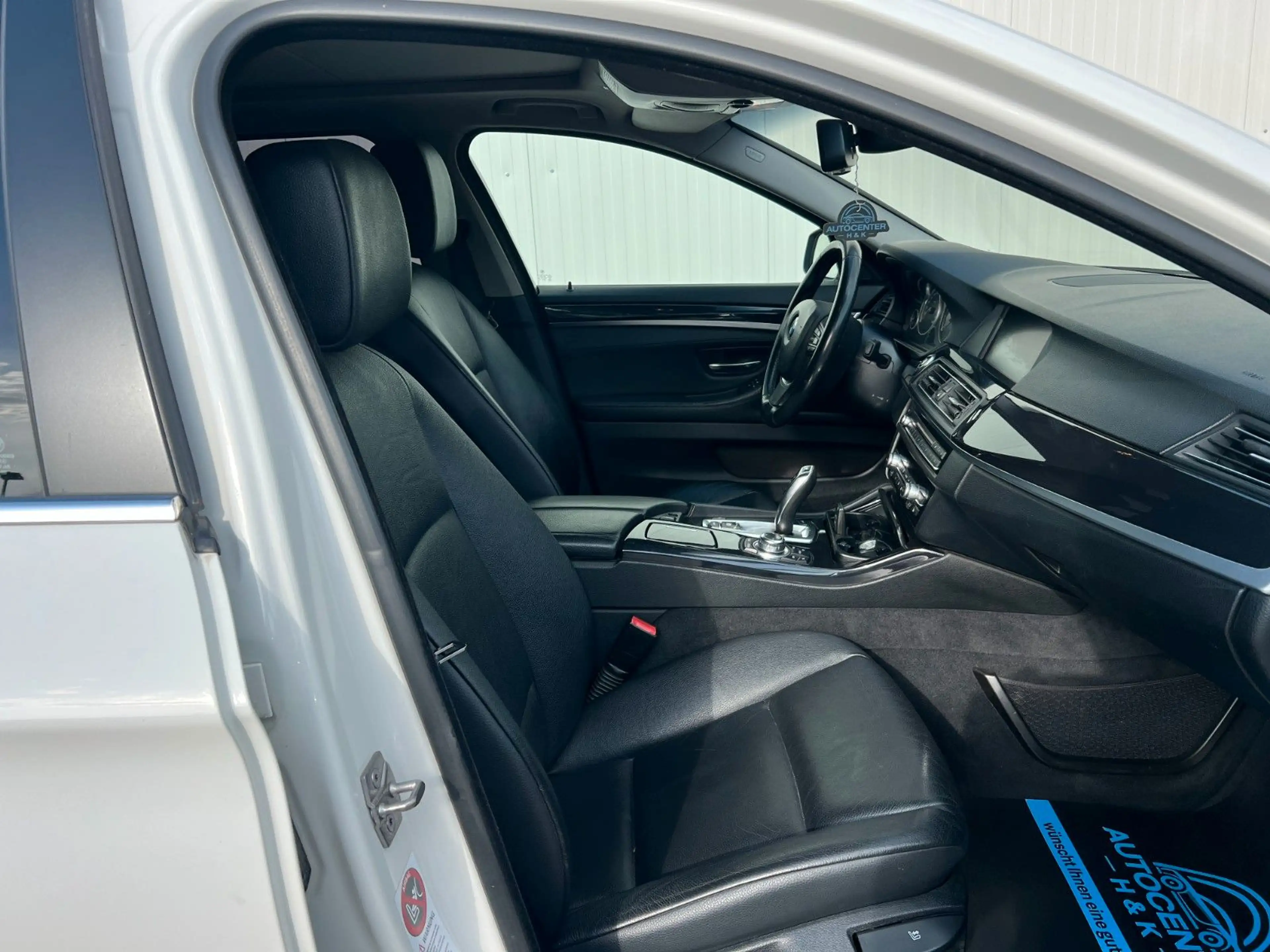 BMW 523 i Touring Aut. *XENON*NAVI*LEDER*PANO*AHK* — photo 13