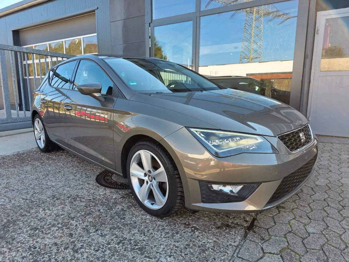 SEAT Leon FR 1.4TSI Hnědá - 1
