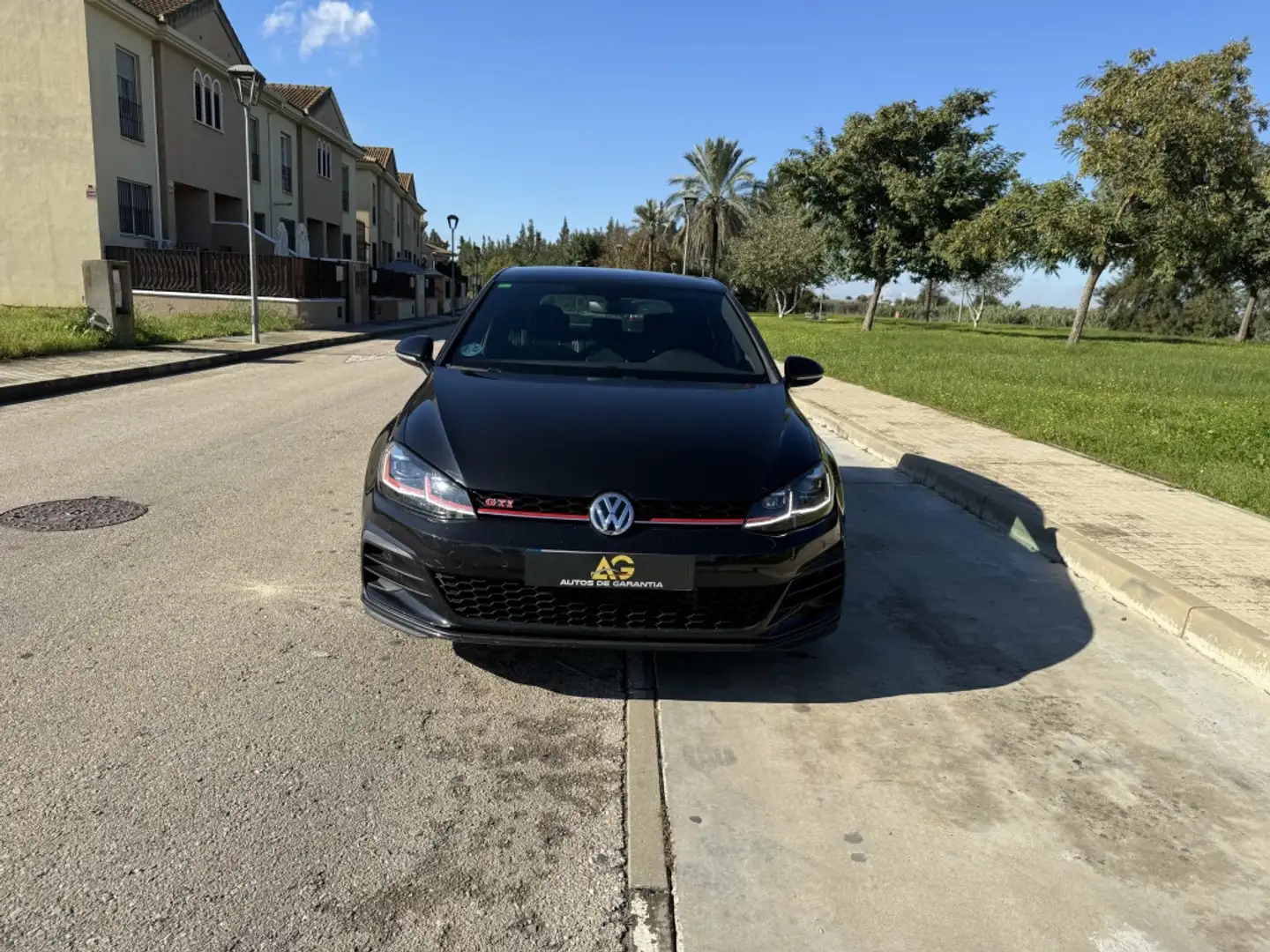 Volkswagen Golf Pequeño Automático de 5 Puertas Noir - 2
