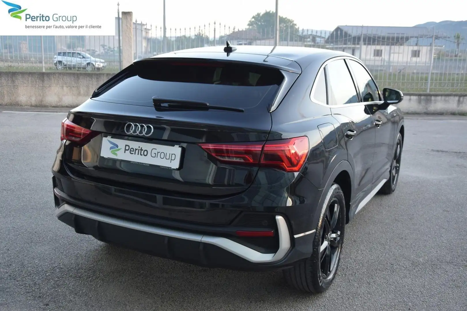 Audi Q3 SPB 35 TDI S tronic S line edition Schwarz - 2