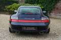 Porsche 996 996 Carrera 4S Finished in the timelessly beautifu Blauw - thumbnail 21
