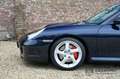 Porsche 996 996 Carrera 4S Finished in the timelessly beautifu Blauw - thumbnail 44