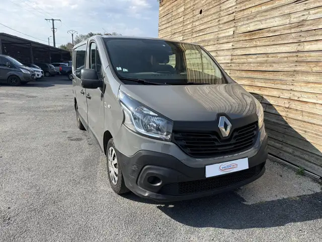 Renault Trafic view 9
