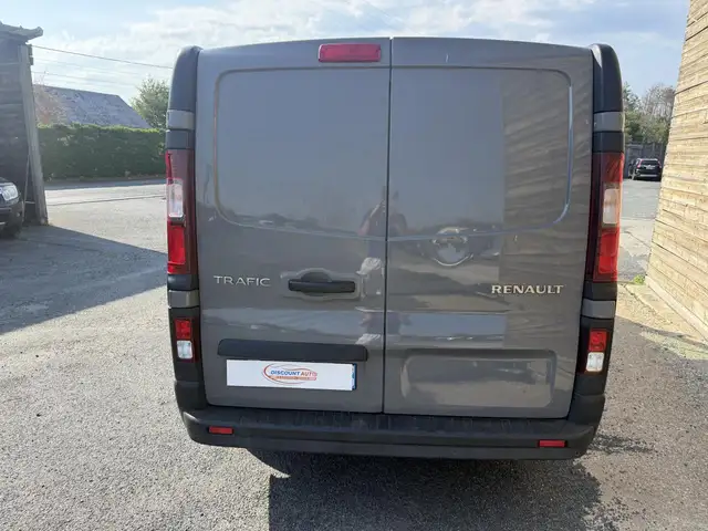Renault Trafic view 4